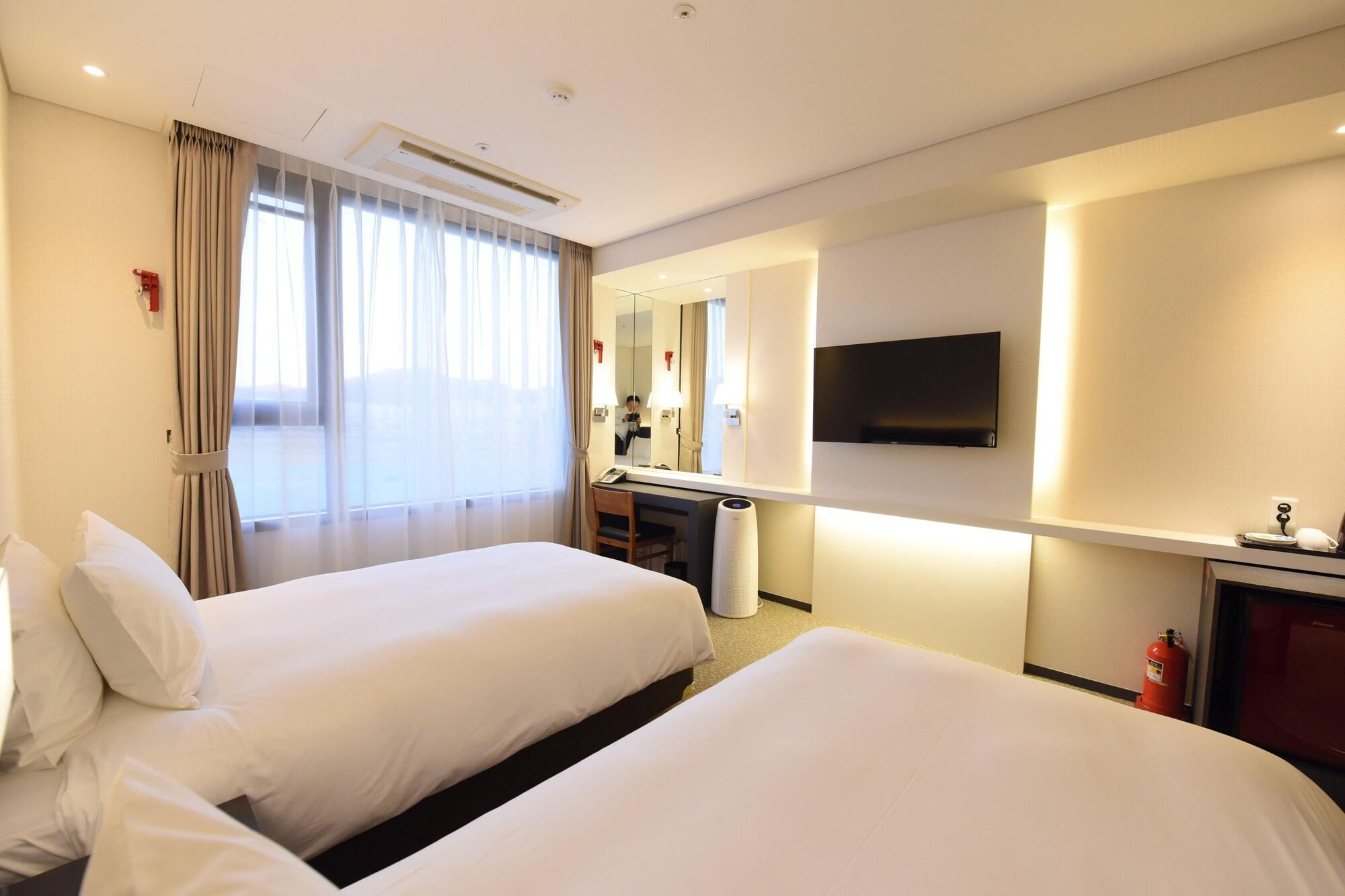 Geoje Artnouveau Suite Hotel Exterior photo