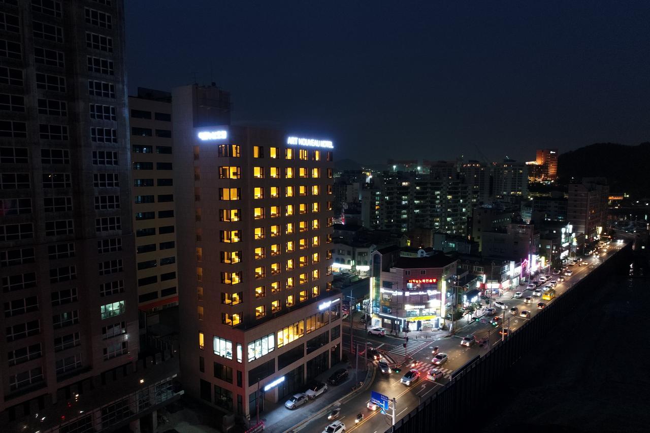 Geoje Artnouveau Suite Hotel Exterior photo