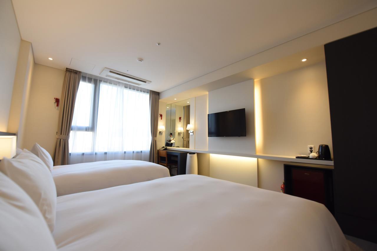 Geoje Artnouveau Suite Hotel Exterior photo