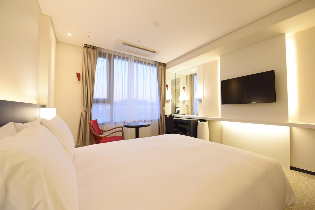 Geoje Artnouveau Suite Hotel Exterior photo