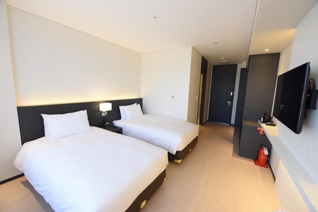 Geoje Artnouveau Suite Hotel Exterior photo